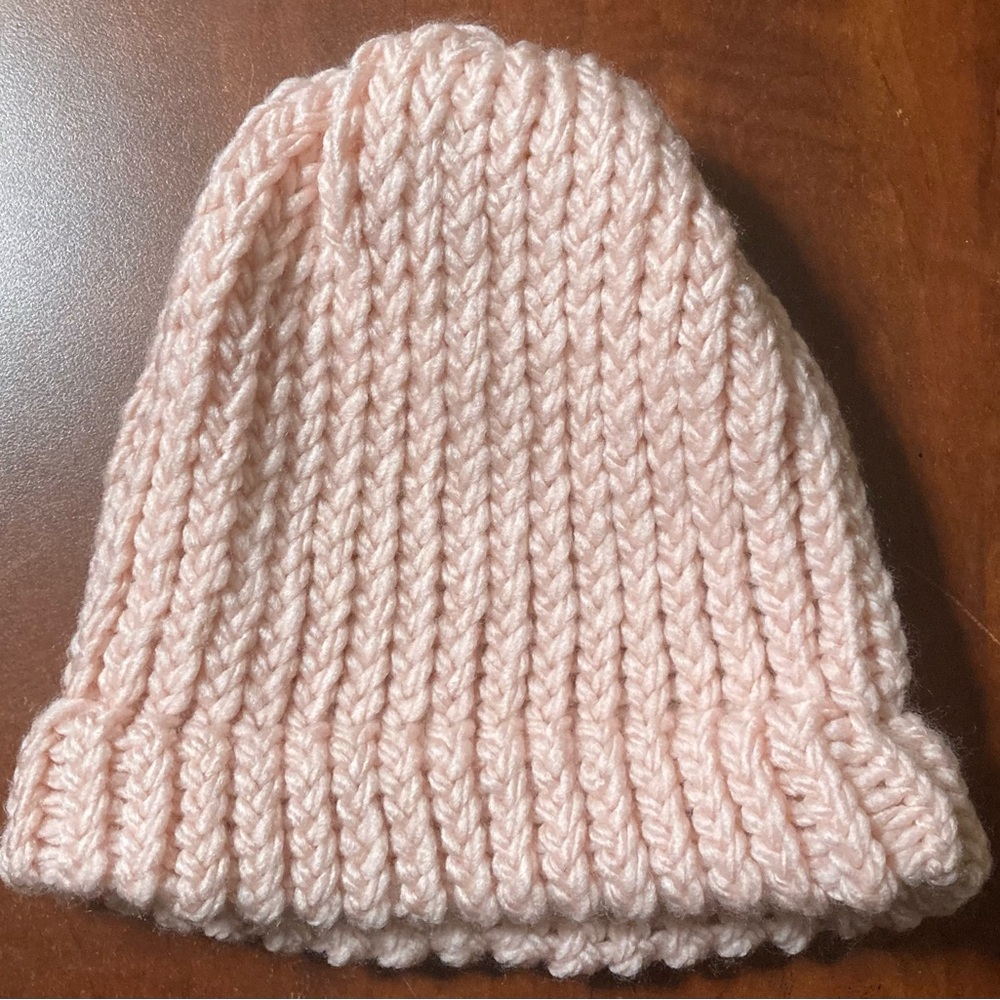 Handmade light pink knit beanie hat - Picture 4 of 8